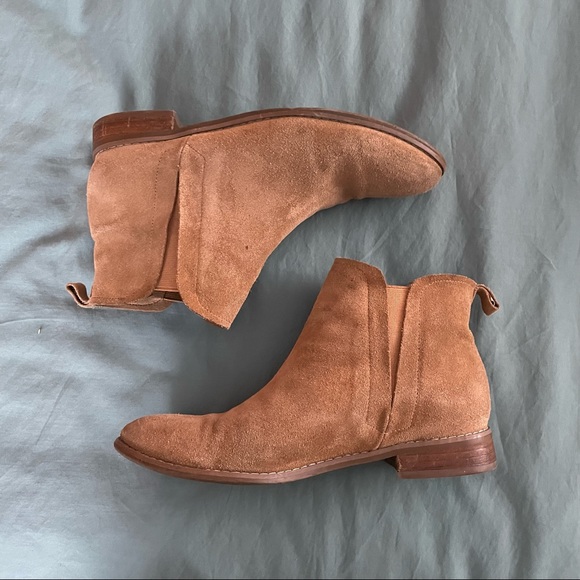 Urban Outfitters tan suede bootie - Picture 8 of 8